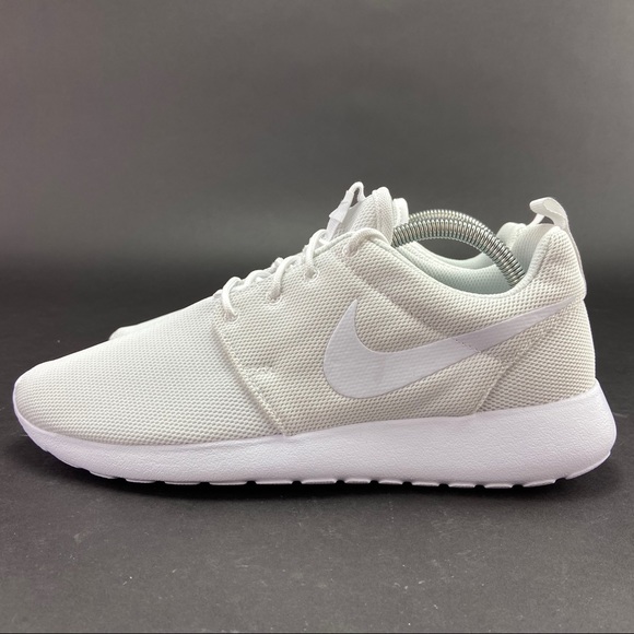 Nike Women's Roshe One White Pure Platinum Shoes - Picture 4 of 10